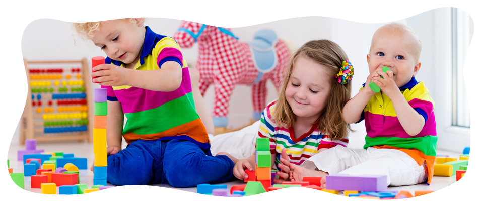 children stacking blocks